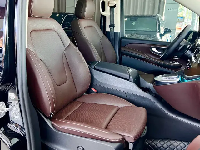 Mercedes-Benz V-Class — Фото автомобиля 8
