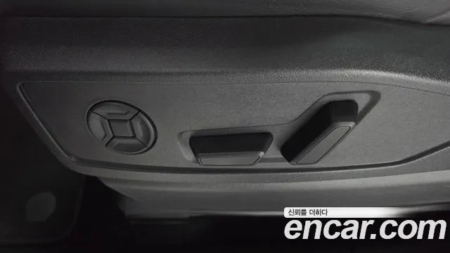 Audi Q5 40 TFSI quattro S Line — Фото автомобиля 28