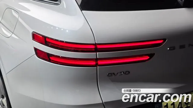 Genesis GV70 — Фото автомобиля 8
