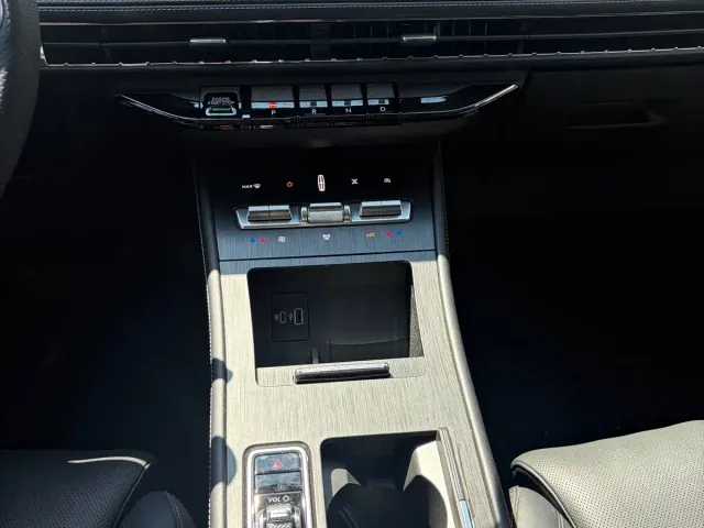 Lincoln Corsair — Фото автомобиля 9