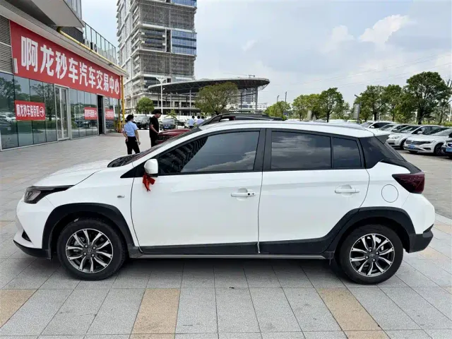 Toyota YARiS L Zhi Xuan — Фото автомобиля 3