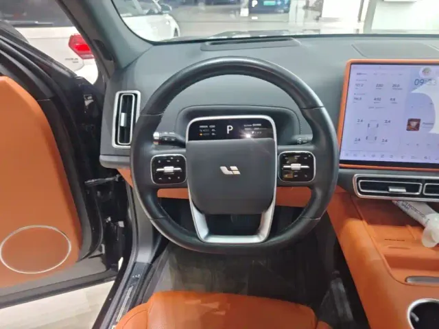 Li Auto L7 — Фото автомобиля 6