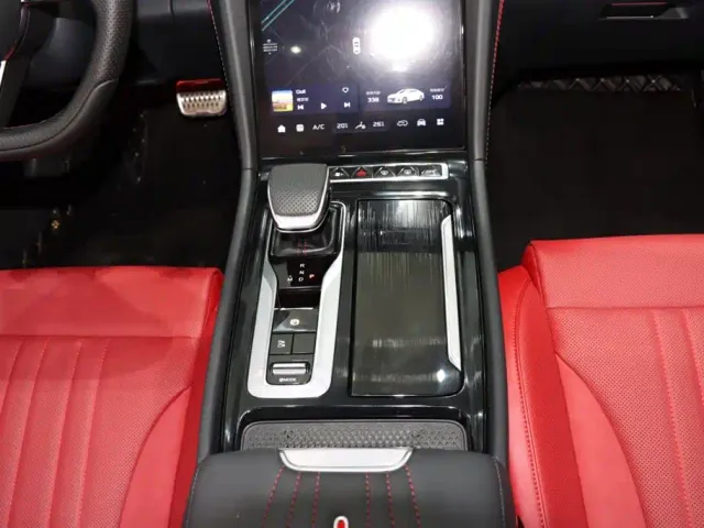 Hongqi H6 — Фото автомобиля 14