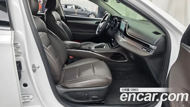 Hyundai Grandeur New — Фото автомобиля 16