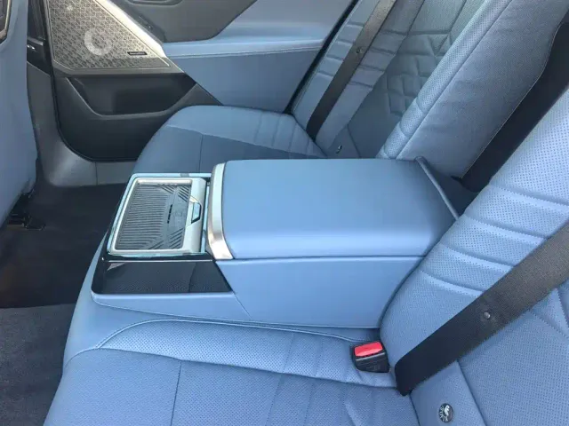 BMW 5 Series — Фото автомобиля 13