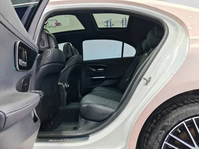 Mercedes-Benz C-Class — Фото автомобиля 12