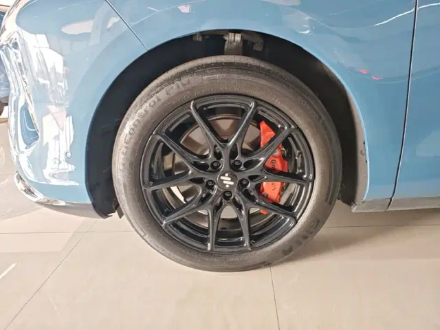 IM Motors LS6 — Фото автомобиля 22
