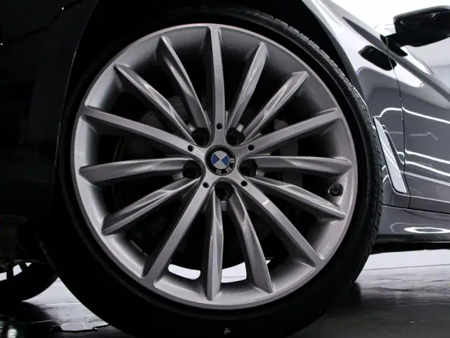 BMW 5 Series — Фото автомобиля 20