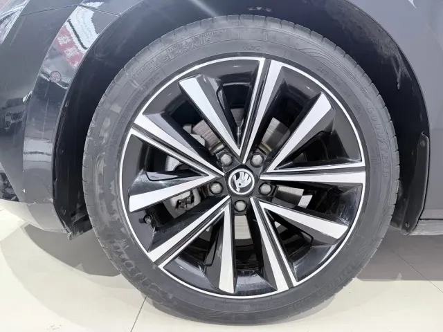 Skoda Superb — Фото автомобиля 17