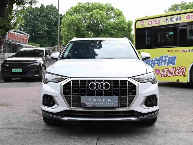 Audi Q3 — Фото автомобиля 2