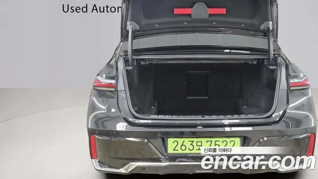 BMW 7 Series — Фото автомобиля 17