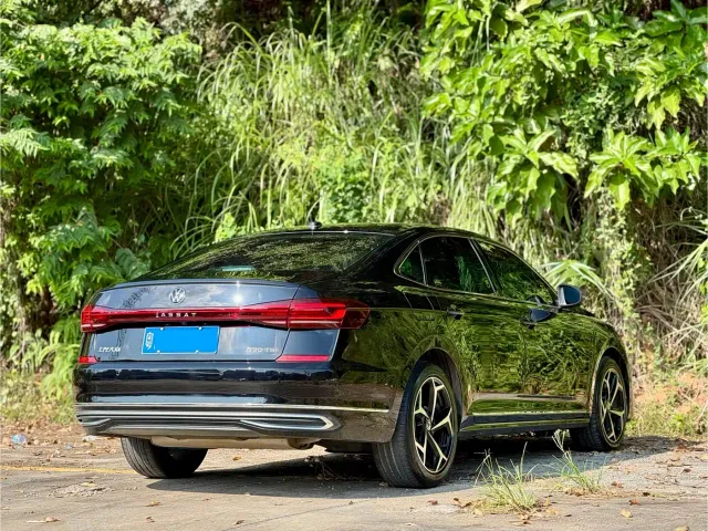 Volkswagen Passat — Фото автомобиля 6