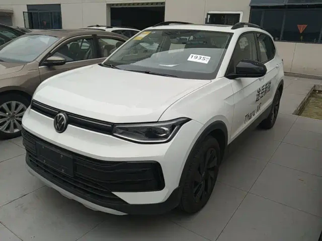 Фотография автомобиля — Volkswagen Tharu