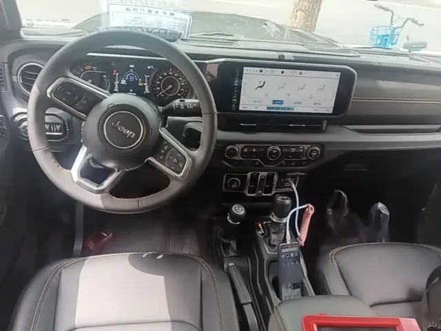 Jeep Wrangler — Фото автомобиля 9