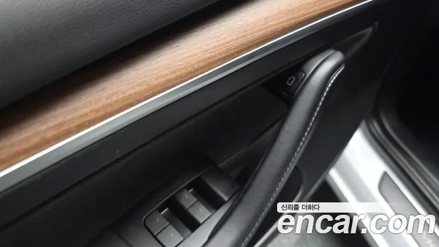 Tesla Model 3 — Фото автомобиля 29