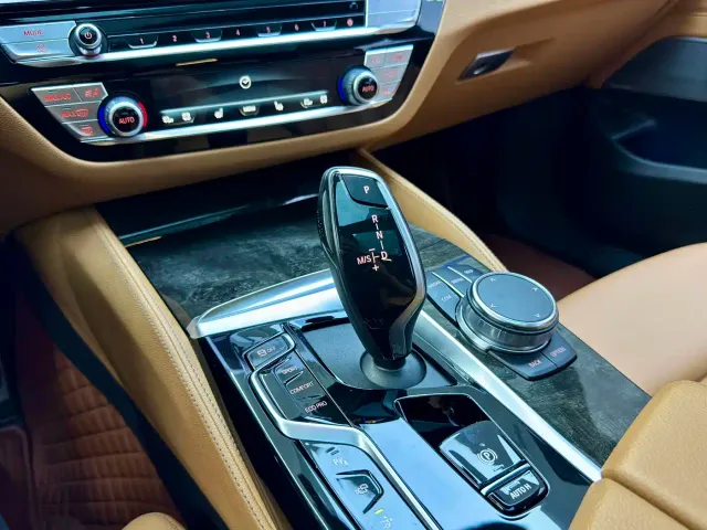BMW 6 Series Gran Turismo — Фото автомобиля 14