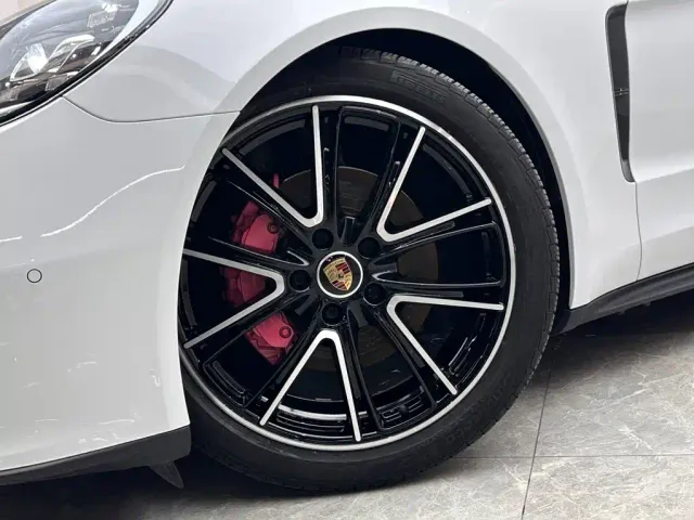 Porsche Panamera — Фото автомобиля 22