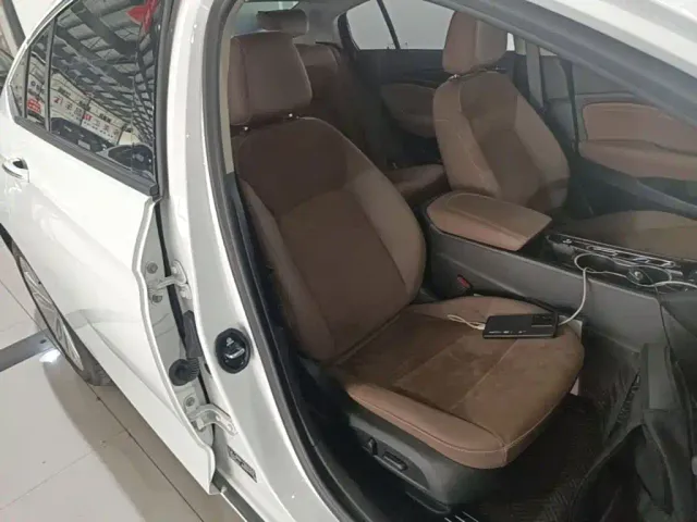 Buick Regal — Фото автомобиля 24