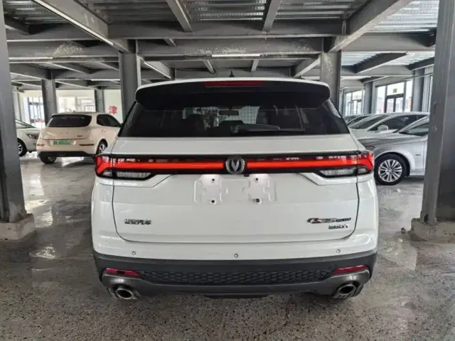 Changan CS35 Plus — Фото автомобиля 5
