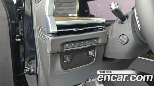 Cadillac Escalade 5th Gen — Фото автомобиля 28