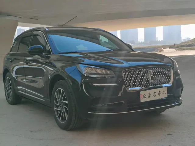 Lincoln Corsair — Фото автомобиля 2