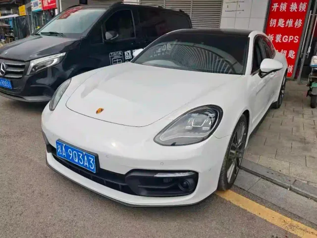 Фотография автомобиля — Porsche Panamera