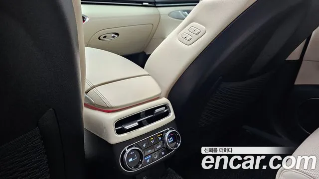 Genesis GV70 2.5T Бензин 2WD — Фото автомобиля 30