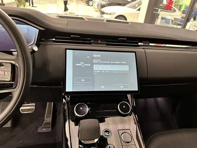 Land Rover Range Rover Sport — Фото автомобиля 9