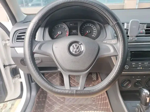 Volkswagen Lavida — Фото автомобиля 6