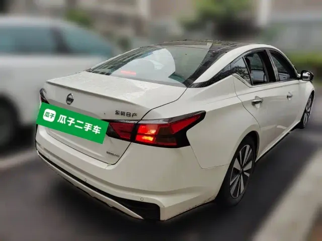 Nissan Teana — Фото автомобиля 4