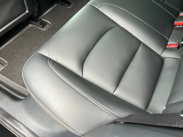 Tesla Model 3 — Фото автомобиля 16