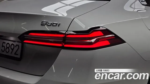 BMW 5 Series G60 — Фото автомобиля 8