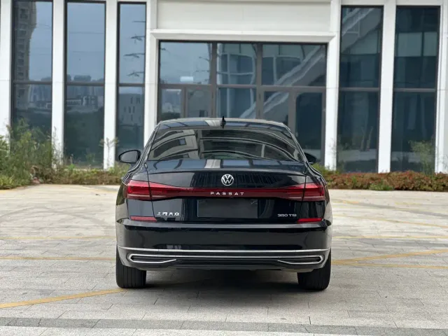 Volkswagen Passat — Фото автомобиля 6