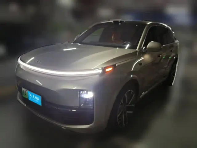 Фотография автомобиля — Li Auto L9