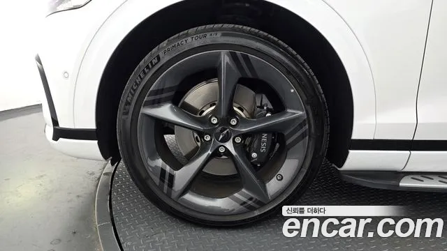 Genesis GV70 2.5T Бензин AWD — Фото автомобиля 5