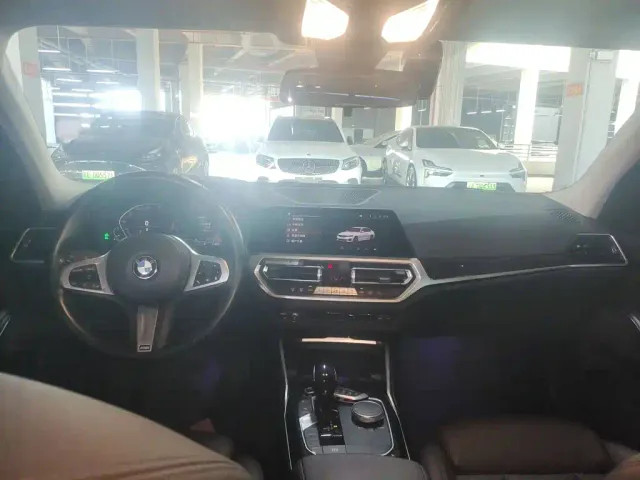 BMW 3 Series — Фото автомобиля 9