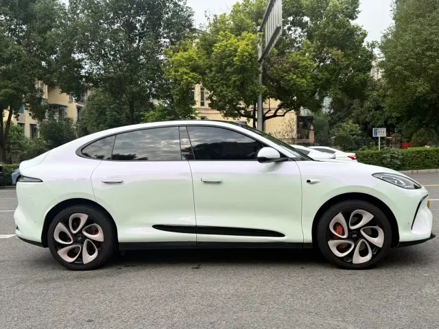 IM Motors LS6 — Фото автомобиля 20