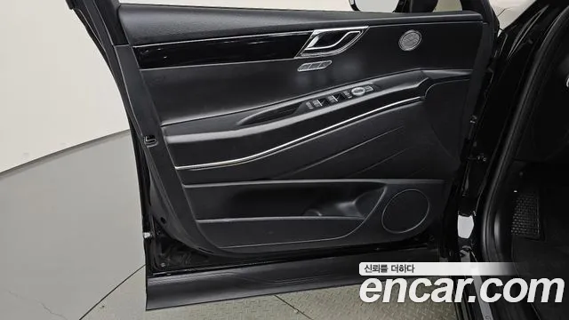 Genesis GV80 — Фото автомобиля 13