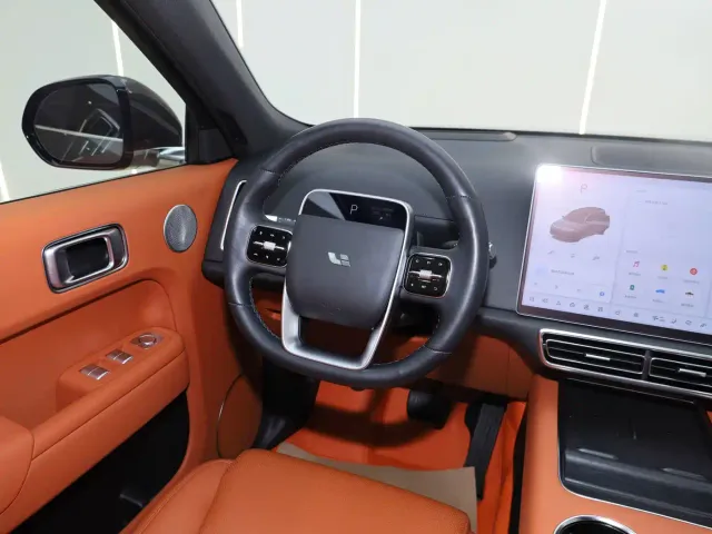 Li Auto L9 — Фото автомобиля 15