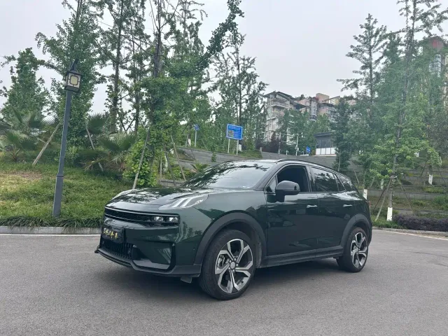 Lynk & Co 06 — Фото автомобиля 3