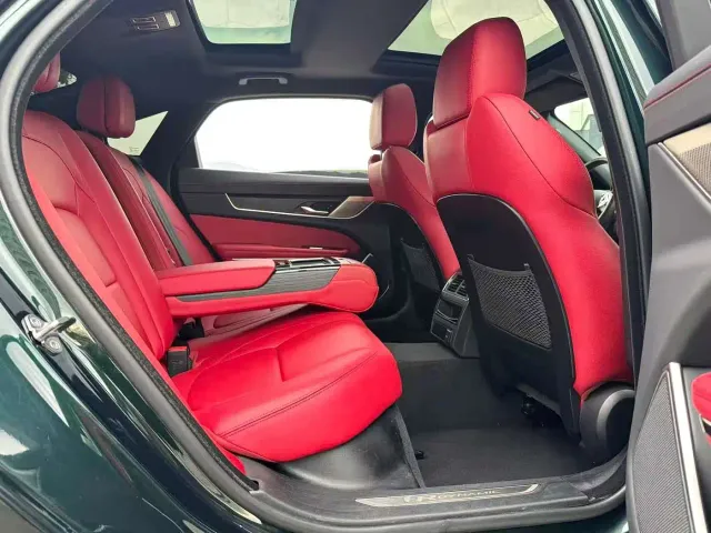 Jaguar XFL — Фото автомобиля 6