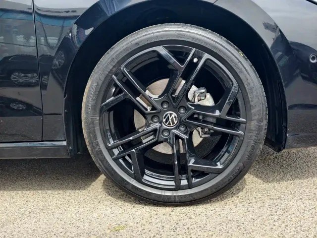 Volkswagen Passat — Фото автомобиля 12