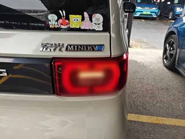 Wuling Hongguang Mini EV — Фото автомобиля 7