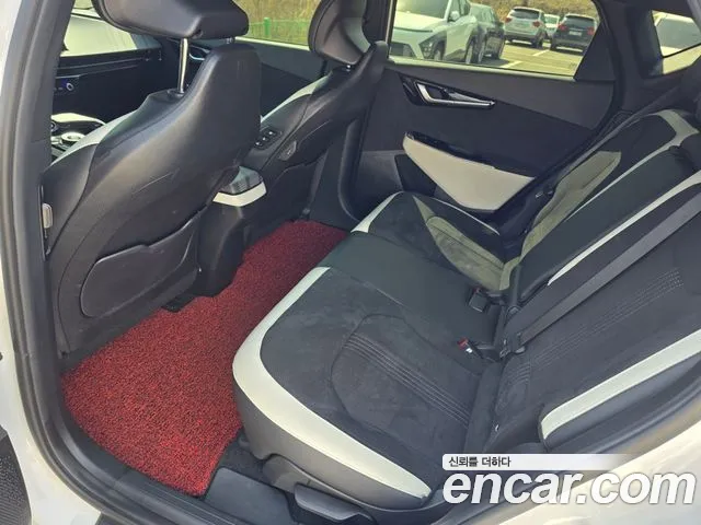 Kia EV6 — Фото автомобиля 13