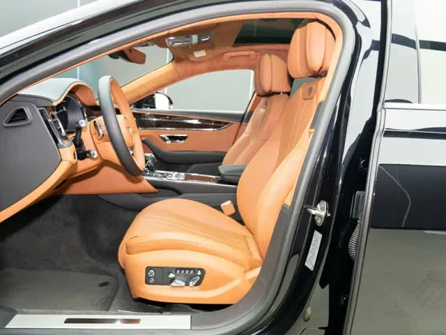 Bentley Flying Spur — Фото автомобиля 8