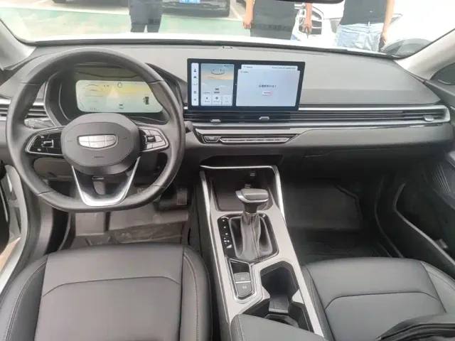 Geely Emgrand — Фото автомобиля 9