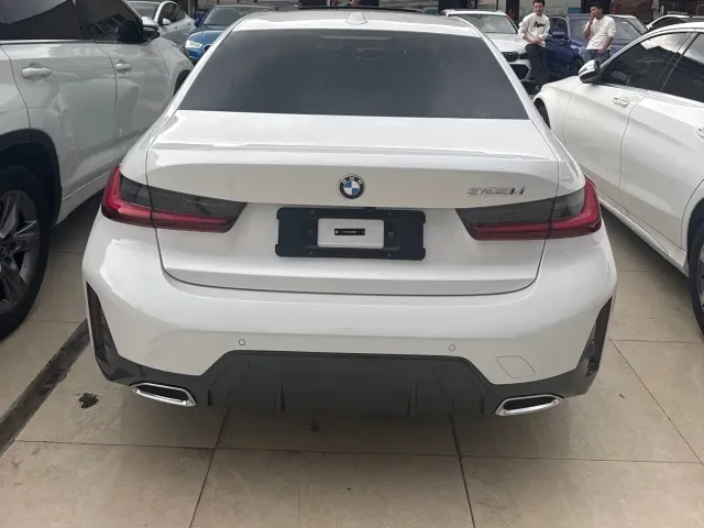 BMW 3 Series — Фото автомобиля 9