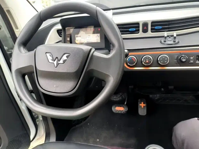 Wuling Hongguang Mini EV — Фото автомобиля 9