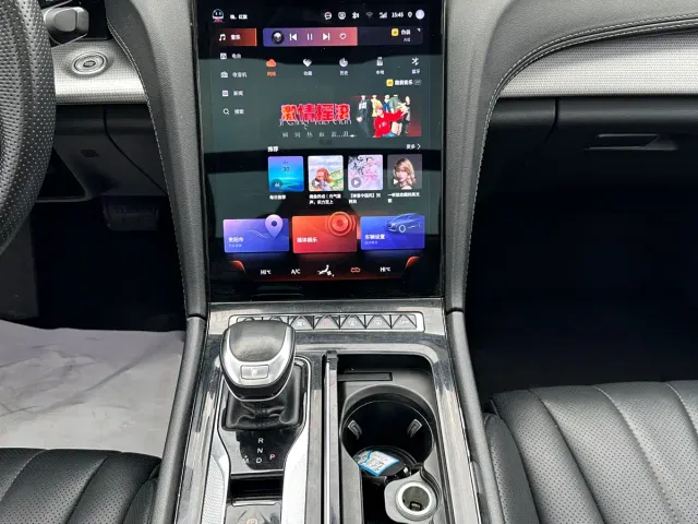 Hongqi H5 — Фото автомобиля 14