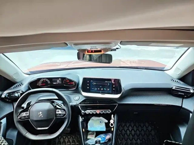 Peugeot 2008 — Фото автомобиля 5